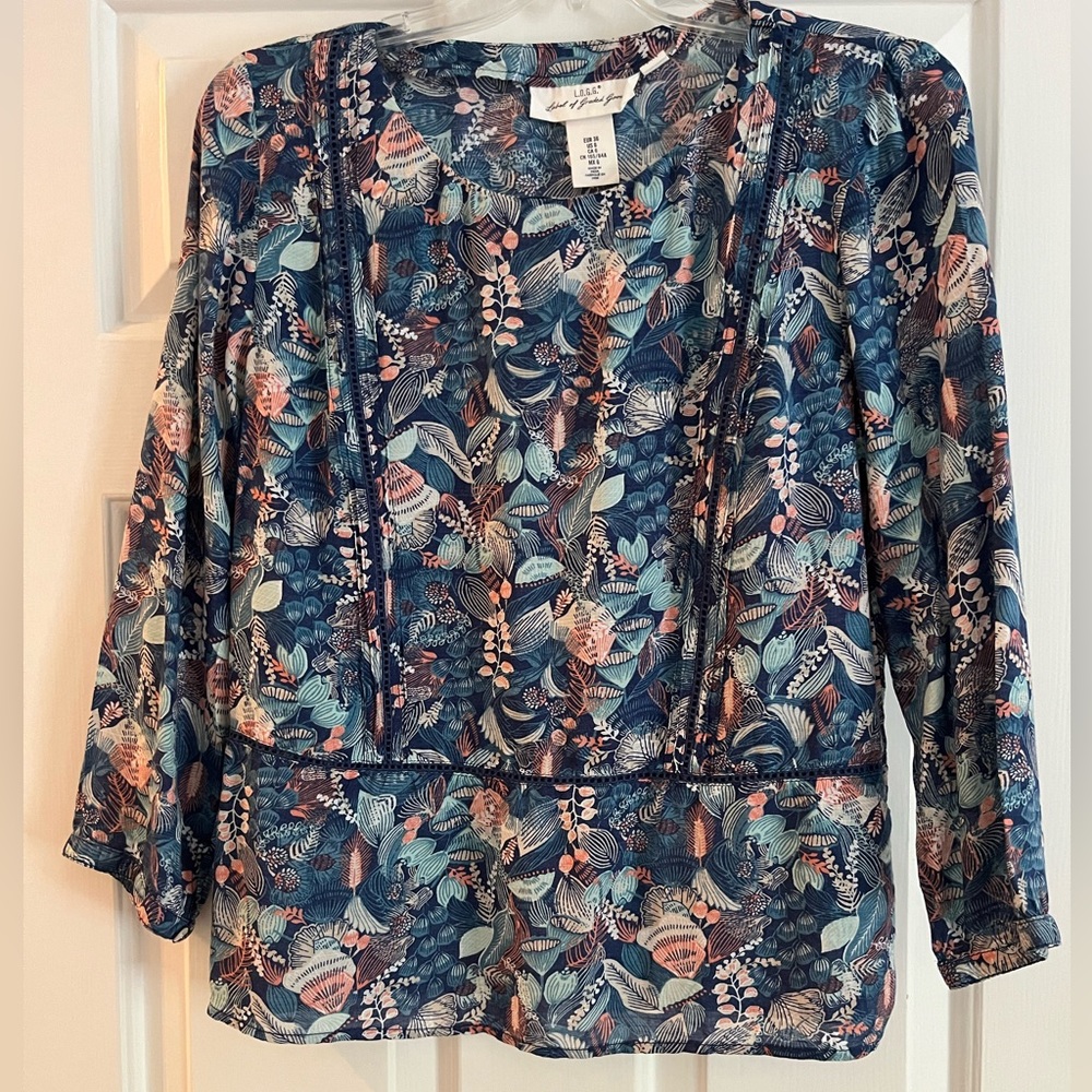 HM LOGG Blue Seashell Print Blouse, size 6
